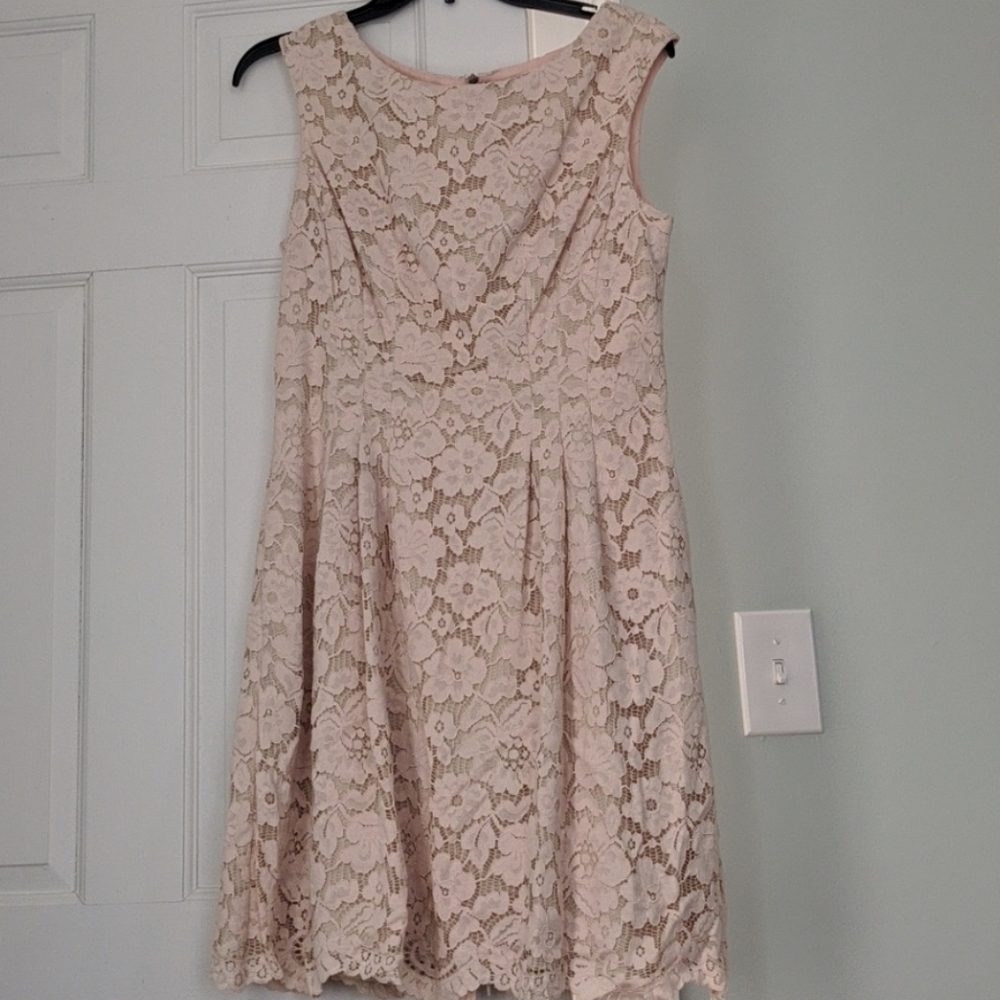 Sleeveless nude lace dress